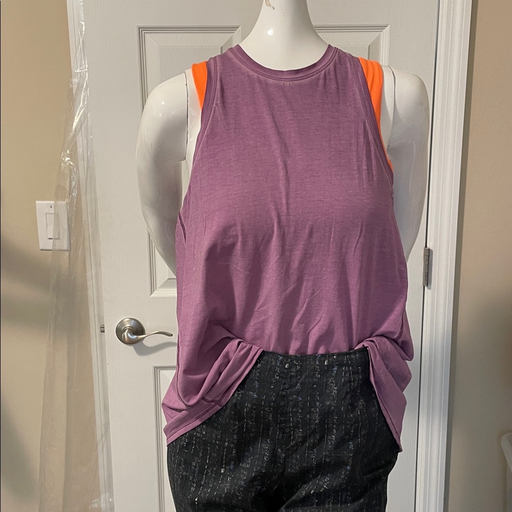 Lululemon ALL TIED UP TANK SIZE 4 NWT rustic lavender - Picture 3 of 11